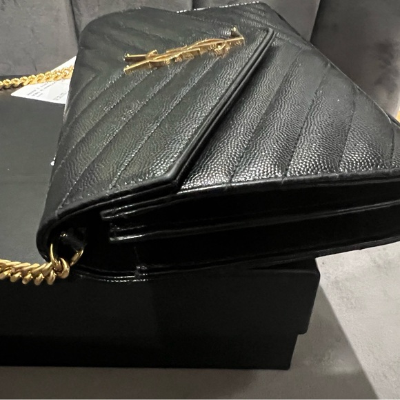 Yves Saint Laurent Cassandre envelope flap crossbody bag - Picture 5 of 15